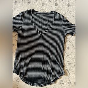 3X Lululemon love tees sz 8